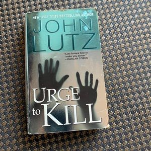 Urge to kill. John Lutz